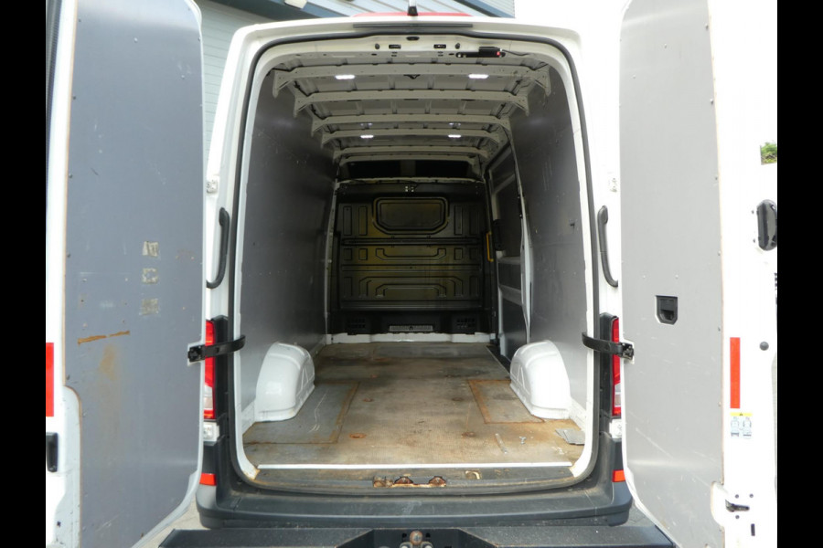 Volkswagen Crafter 35 2.0 TDI L3H3 (L2H2) Airco, Camera, Trekhaak,