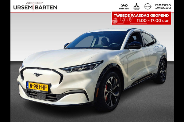 Ford Mustang Mach-E AWD 75 kWh Incl. bots waarschuwing | Draadloze telefoonlader | Stoel en stuurverwarming