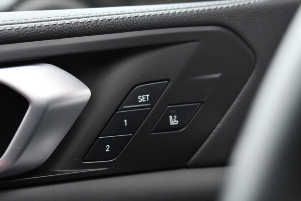 BMW X5 xDrive40d M-Sport 7pers Pano Luchtv ACC Trekh H/K HUD 22inch 4WS Comf-seat