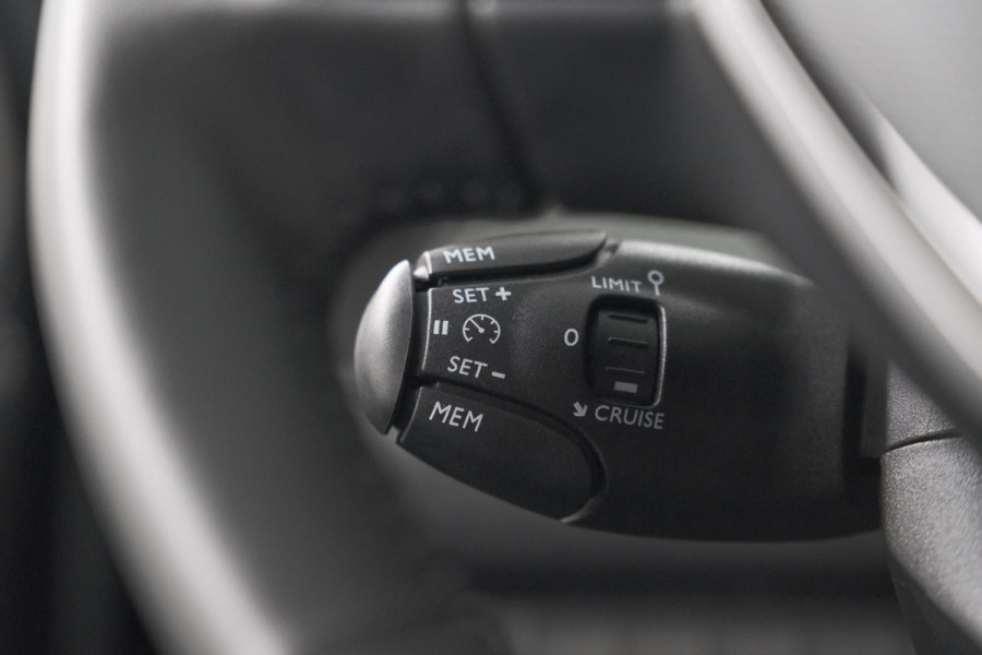 Peugeot 208 PureTech 100 Allure