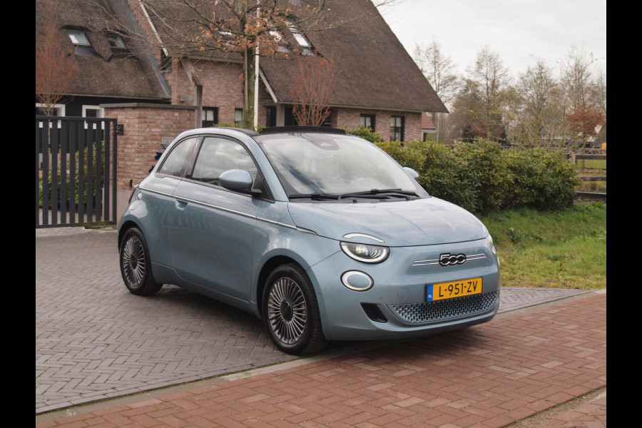Fiat 500C Icon 42 kWh | Cabrio | Camera | Apple Carplay | Cruise Control | Dealeronderhouden |