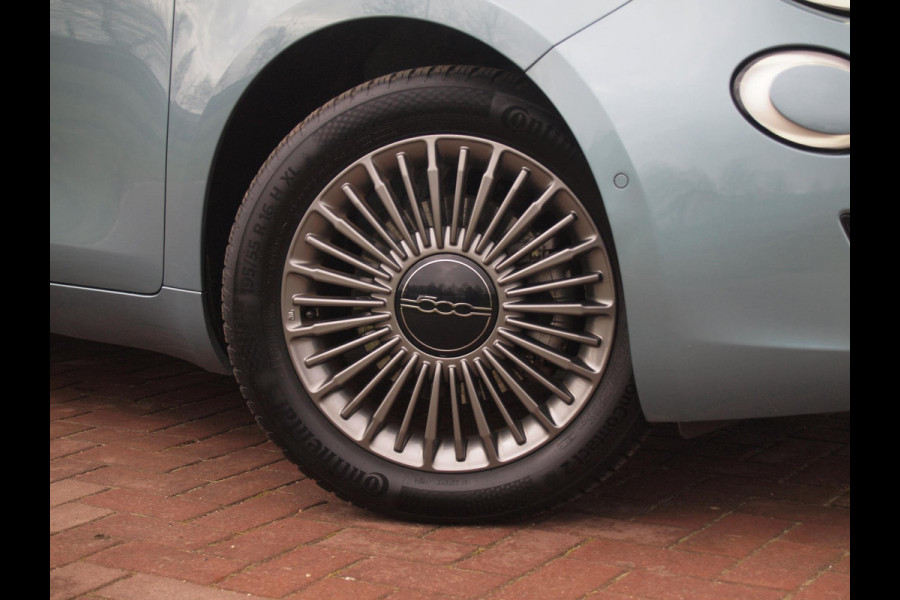 Fiat 500C Icon 42 kWh | Cabrio | Camera | Apple Carplay | Cruise Control | Dealeronderhouden |