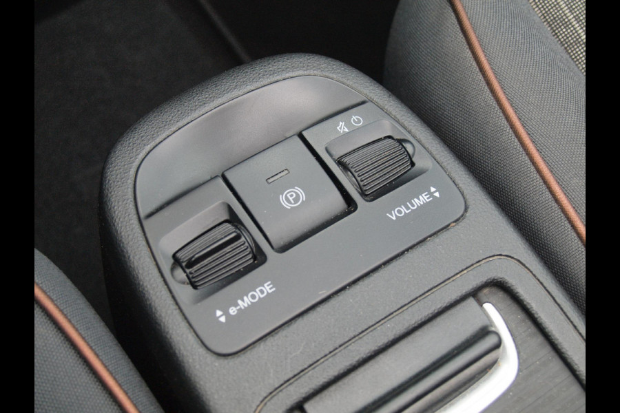 Fiat 500C Icon 42 kWh | Cabrio | Camera | Apple Carplay | Cruise Control | Dealeronderhouden |