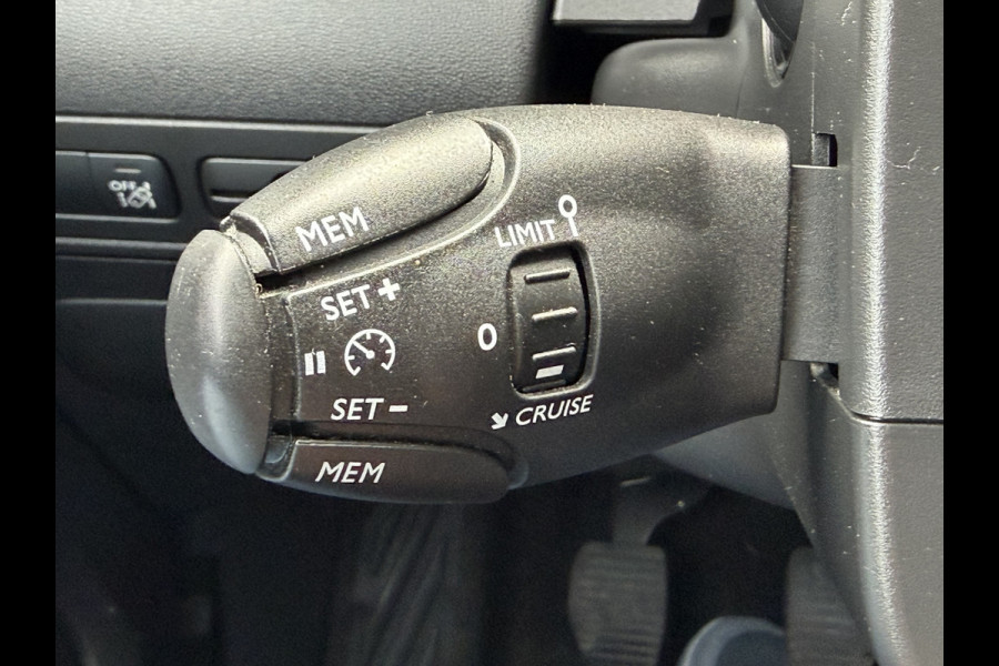 Citroën C3 Aircross 82pk Feel (Trekhaak - Navigatie - Airco - Apple Carplay - Parkeersensoren 4S banden)