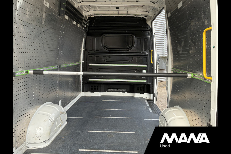 Volkswagen Crafter 35 2.0TDI 140PK L3H3 Automaat Standkachel Stoelverwarming Navi Cruise