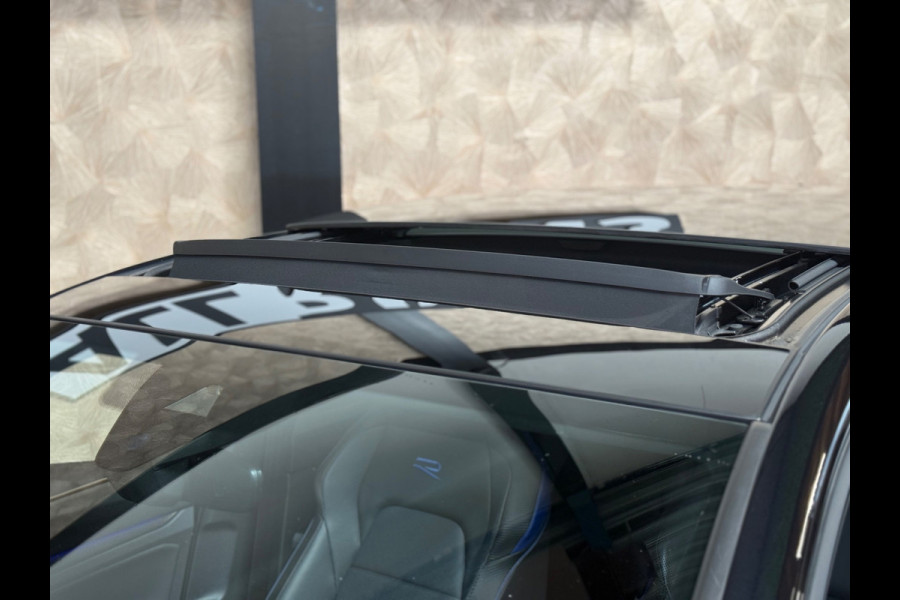 Volkswagen Golf 2.0 TSI R 4Motion | R 20 Years | HUD | Pano | Stoelverwarming/Koeling | Camera | 333pk|