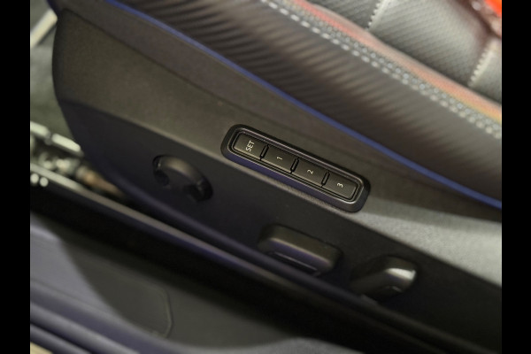 Volkswagen Golf 2.0 TSI R 4Motion | R 20 Years | HUD | Pano | Stoelverwarming/Koeling | Camera | 333pk|