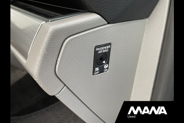 Volkswagen Transporter 2.0TDI L2H1 199PK DC BULLI Automaat Lederen bekleding Camera Cruise Airco Stoelverwarming LED