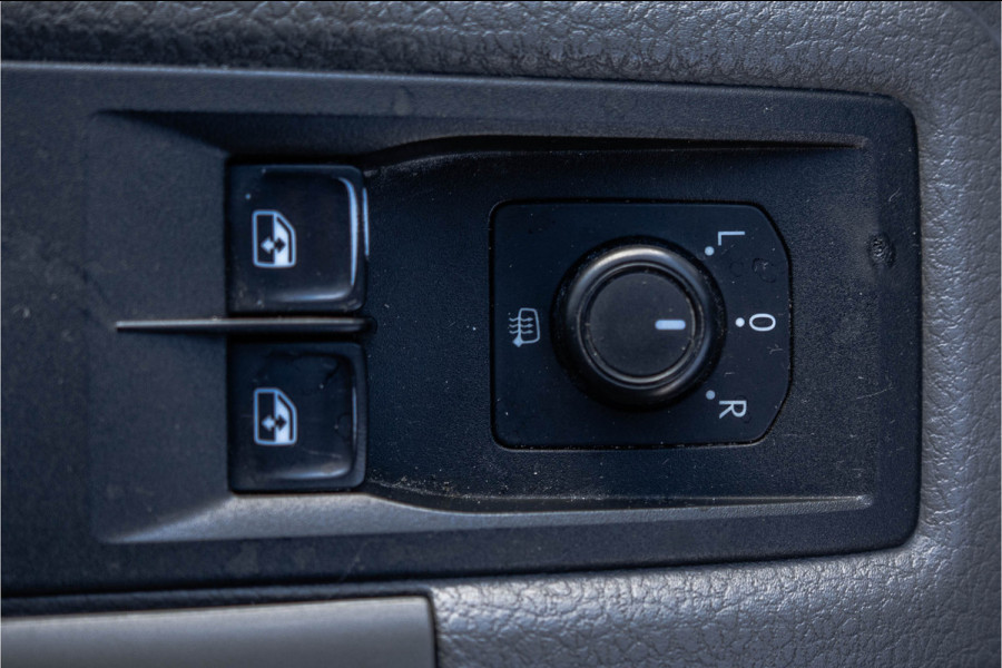 Volkswagen Crafter 4 MOTION L3H3 | 141 PK | Cruise | Camera | PDC | Zijschuifdeur L+R | Airco