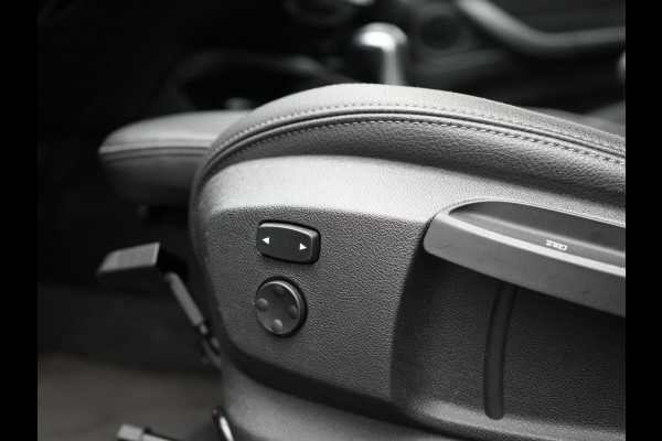 BMW X1 xDrive25e Sportline PHEV 221pk | Camera | Sfeerverlichting | Sportstoelen Verwarmd | Navigatie | Cruise Control | LED Koplampen | DAB | Plug In Hybrid |