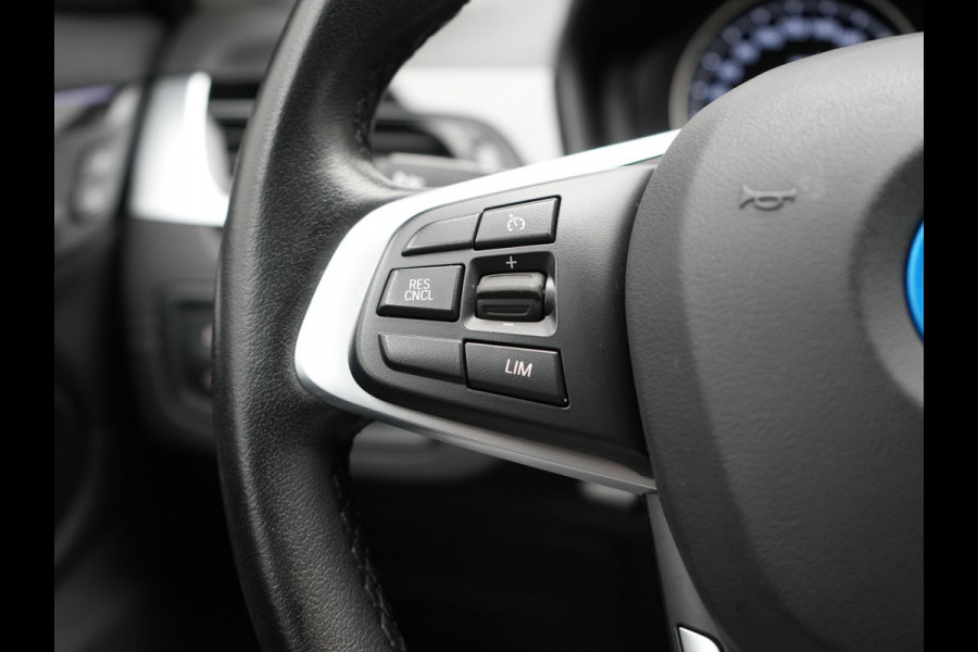 BMW X1 xDrive25e Sportline PHEV 221pk | Camera | Sfeerverlichting | Sportstoelen Verwarmd | Navigatie | Cruise Control | LED Koplampen | DAB | Plug In Hybrid |
