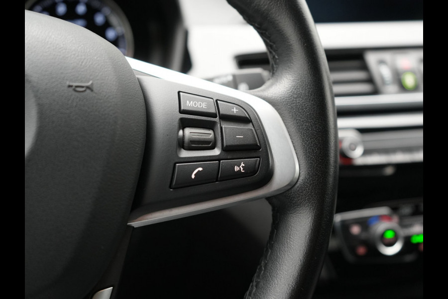 BMW X1 xDrive25e Sportline PHEV 221pk | Camera | Sfeerverlichting | Sportstoelen Verwarmd | Navigatie | Cruise Control | LED Koplampen | DAB | Plug In Hybrid |