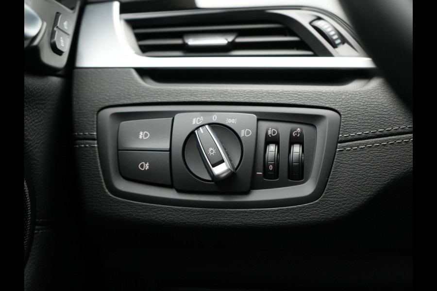 BMW X1 xDrive25e Sportline PHEV 221pk | Camera | Sfeerverlichting | Sportstoelen Verwarmd | Navigatie | Cruise Control | LED Koplampen | DAB | Plug In Hybrid |