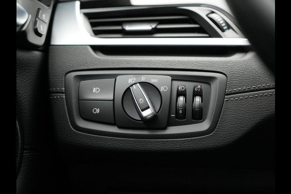 BMW X1 xDrive25e Sportline PHEV 221pk | Camera | Sfeerverlichting | Sportstoelen Verwarmd | Navigatie | Cruise Control | LED Koplampen | DAB | Plug In Hybrid |
