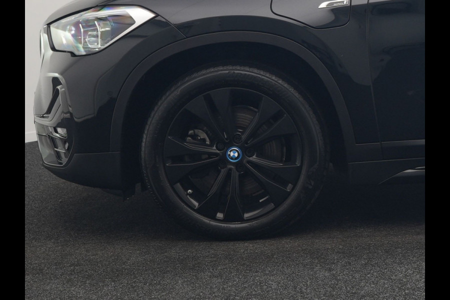 BMW X1 xDrive25e Sportline PHEV 221pk | Camera | Sfeerverlichting | Sportstoelen Verwarmd | Navigatie | Cruise Control | LED Koplampen | DAB | Plug In Hybrid |