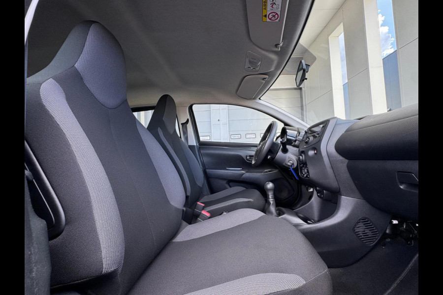 Toyota Aygo 1.0 VVT-i x-fun, 35000 km, 5 deurs, airco, NL auto met nationale auto pas