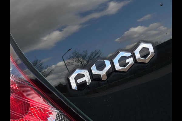 Toyota Aygo 1.0 VVT-i x-fun, 35000 km, 5 deurs, airco, NL auto met nationale auto pas