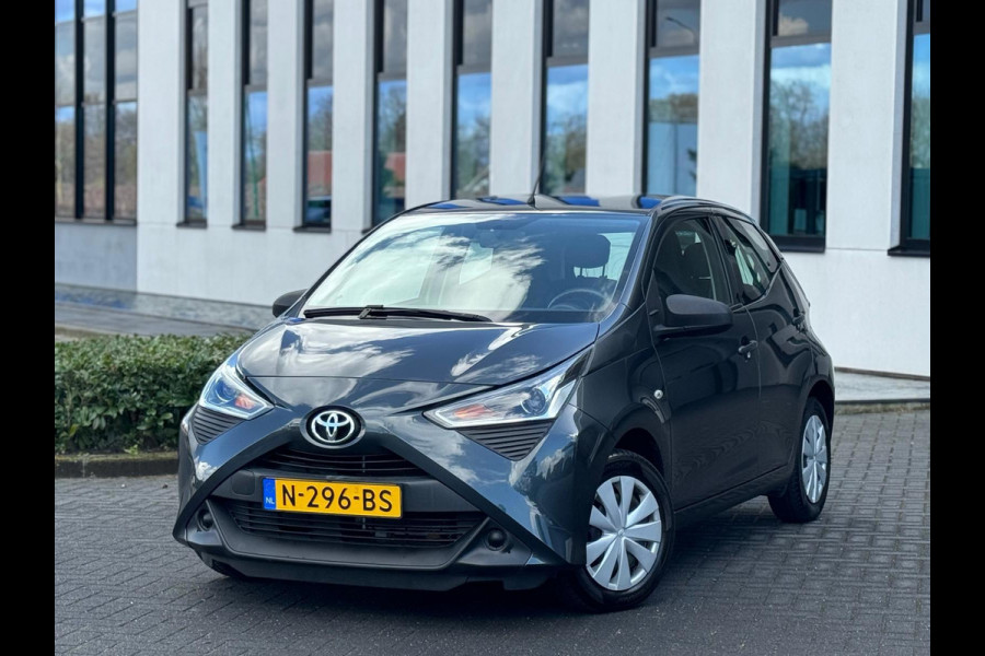 Toyota Aygo 1.0 VVT-i x-fun, 35000 km, 5 deurs, airco, NL auto met nationale auto pas