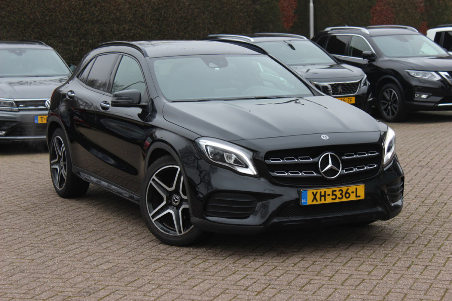 Mercedes-Benz GLA 180 Business Solution AMG Night Upgrade / Camera / Apple CarPlay / 19'' / Half leder / Navigatie / Getint glas / Stoelverwarming / Cruise Control