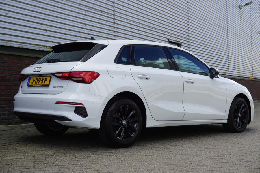 Audi A3 Sportback 35 TFSI150PK/Digitaal Dashboard/Camera/Automatisch inparkeer hulpsysteem.