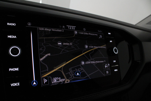 Volkswagen T-Cross 1.0 TSI Life > Achteruitrijcamera/All season banden/Navigatie...