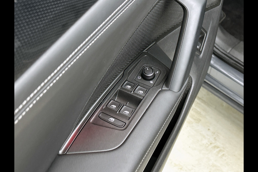 Volkswagen Tayron 1.5 eHybrid Life Edition(Fabrieksgarantie, NL-auto, Carplay/ Android, Camera, Navi, Lane Assist, Adapt CRs, Etc)