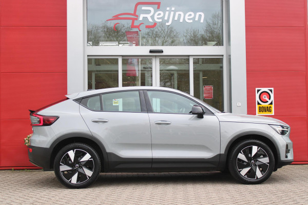 Volvo C40 Single Motor Core 238PK 69 kWh | PANORAMADAK | STOEL / STUUR VERWARMING | DODEHOEKDETECTIE | ACHTERUITRIJCAMERA | NAVIGATIE | APPLE-CARPLAY / ANDROID-AUTO | CRUISE CONTROL | KEYLESS START | DRAADLOZE TELEFOONLADER | PARKEERSENSOREN VOOR / ACHTER |