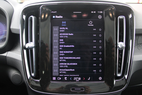 Volvo C40 Single Motor Core 238PK 69 kWh | PANORAMADAK | STOEL / STUUR VERWARMING | DODEHOEKDETECTIE | ACHTERUITRIJCAMERA | NAVIGATIE | APPLE-CARPLAY / ANDROID-AUTO | CRUISE CONTROL | KEYLESS START | DRAADLOZE TELEFOONLADER | PARKEERSENSOREN VOOR / ACHTER |