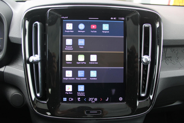 Volvo C40 Single Motor Core 238PK 69 kWh | PANORAMADAK | STOEL / STUUR VERWARMING | DODEHOEKDETECTIE | ACHTERUITRIJCAMERA | NAVIGATIE | APPLE-CARPLAY / ANDROID-AUTO | CRUISE CONTROL | KEYLESS START | DRAADLOZE TELEFOONLADER | PARKEERSENSOREN VOOR / ACHTER |