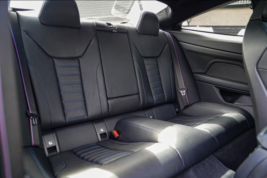 BMW 4 Serie Coupé 430i High Executive | M-pakket | Schuifdak | Harman/Kardon | BMW Laserlicht | Head up Display | Memory stoelen