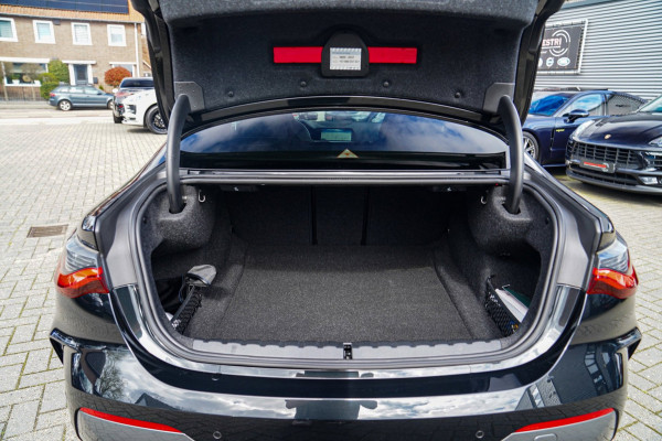 BMW 4 Serie Coupé 430i High Executive | M-pakket | Schuifdak | Harman/Kardon | BMW Laserlicht | Head up Display | Memory stoelen