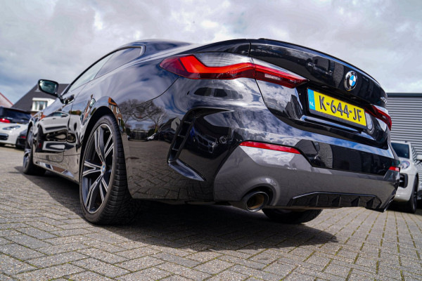 BMW 4 Serie Coupé 430i High Executive | M-pakket | Schuifdak | Harman/Kardon | BMW Laserlicht | Head up Display | Memory stoelen
