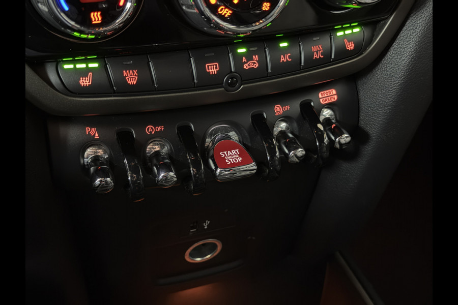 MINI Countryman 1.5 One Pepper Stoelverwarming | Carplay | Cruise | Navi | PDC | Keyless | Led | Sportstoelen | 18"