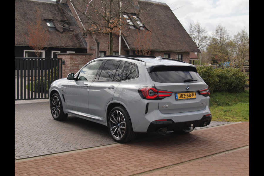 BMW X3 xDrive30e High Executive | M-pakket | Panoramadak | Trekhaak | Sfeerverlichting | Head-Up Display|  360 Camera | Led Laser |