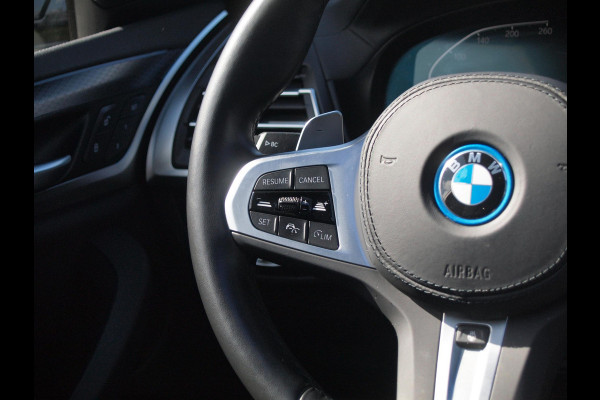 BMW X3 xDrive30e High Executive | M-pakket | Panoramadak | Trekhaak | Sfeerverlichting | Head-Up Display|  360 Camera | Led Laser |