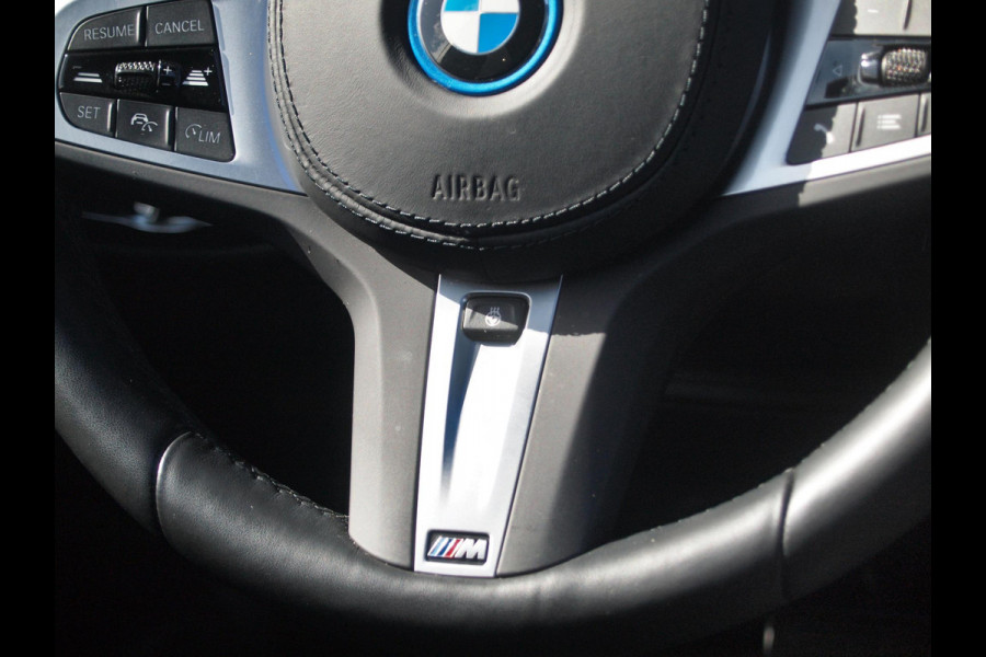 BMW X3 xDrive30e High Executive | M-pakket | Panoramadak | Trekhaak | Sfeerverlichting | Head-Up Display|  360 Camera | Led Laser |