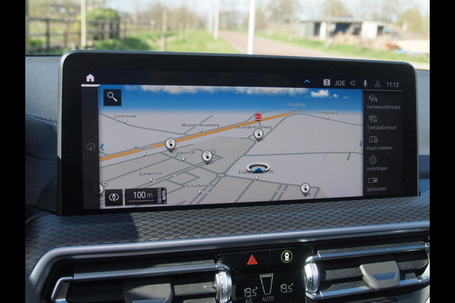 BMW X3 xDrive30e High Executive | M-pakket | Panoramadak | Trekhaak | Sfeerverlichting | Head-Up Display|  360 Camera | Led Laser |