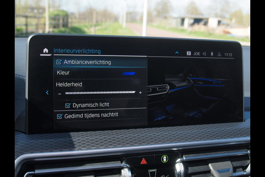 BMW X3 xDrive30e High Executive | M-pakket | Panoramadak | Trekhaak | Sfeerverlichting | Head-Up Display|  360 Camera | Led Laser |