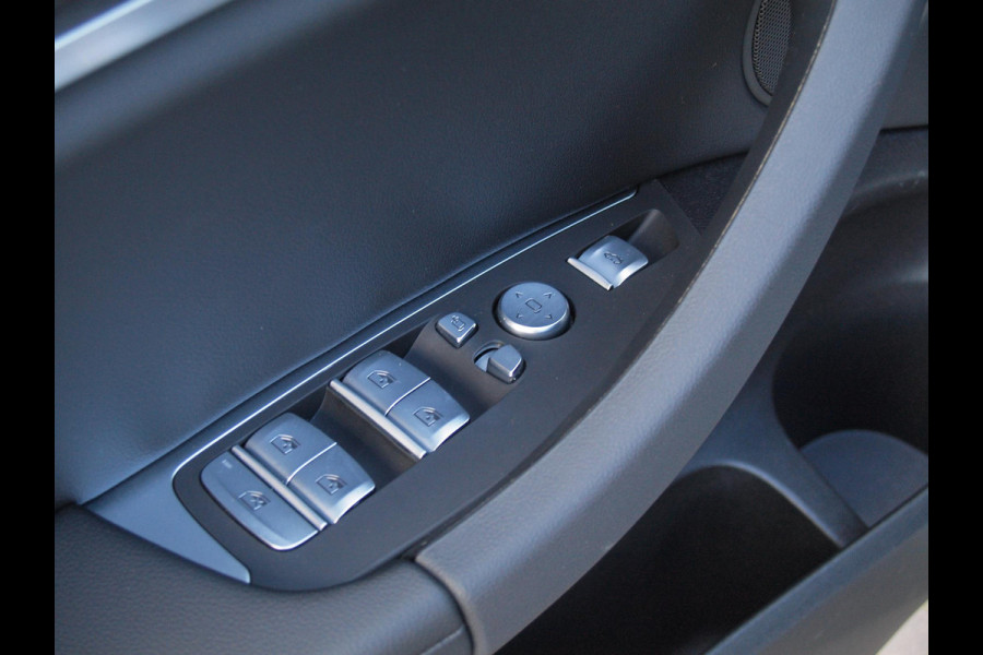 BMW X3 xDrive30e High Executive | M-pakket | Panoramadak | Trekhaak | Sfeerverlichting | Head-Up Display|  360 Camera | Led Laser |