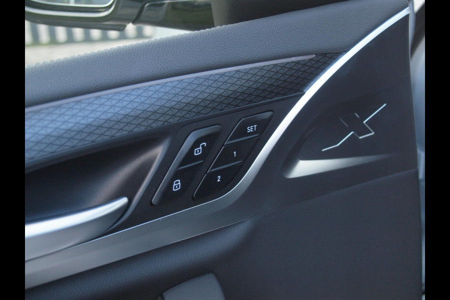 BMW X3 xDrive30e High Executive | M-pakket | Panoramadak | Trekhaak | Sfeerverlichting | Head-Up Display|  360 Camera | Led Laser |