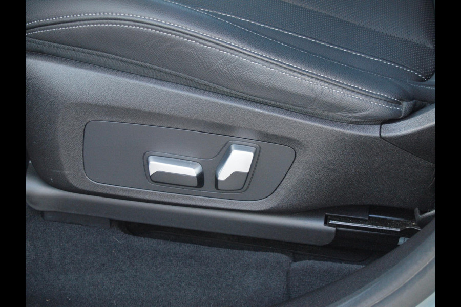 BMW X3 xDrive30e High Executive | M-pakket | Panoramadak | Trekhaak | Sfeerverlichting | Head-Up Display|  360 Camera | Led Laser |