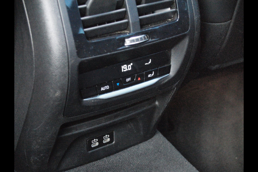 BMW X3 xDrive30e High Executive | M-pakket | Panoramadak | Trekhaak | Sfeerverlichting | Head-Up Display|  360 Camera | Led Laser |