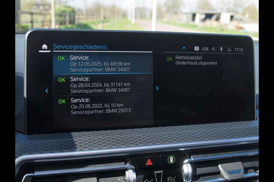 BMW X3 xDrive30e High Executive | M-pakket | Panoramadak | Trekhaak | Sfeerverlichting | Head-Up Display|  360 Camera | Led Laser |