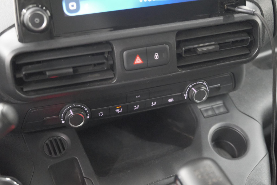 Peugeot Partner 1.5 BlueHDi 100 S&S L1 | Trekhaak | Apple Carplay | Laadruimte Pakket | 3 Zitplaatsen