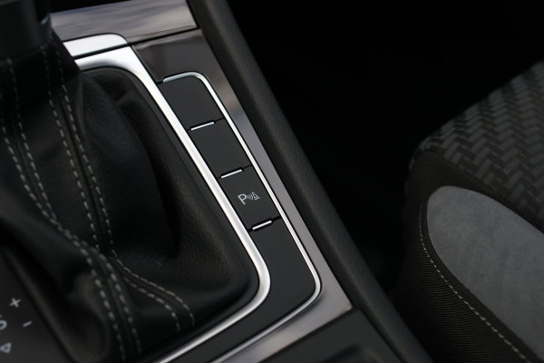 Volkswagen Golf 1.4 TSI 3X R-Line *Pano*Virtual*DSG*Keyless*