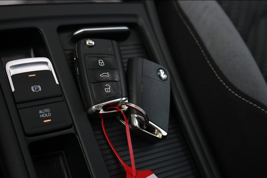 Volkswagen Golf 1.4 TSI 3X R-Line *Pano*Virtual*DSG*Keyless*