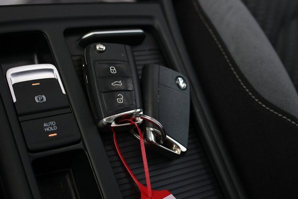 Volkswagen Golf 1.4 TSI 3X R-Line *Pano*Virtual*DSG*Keyless*