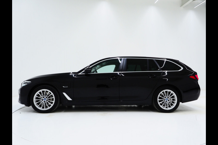 BMW 5 Serie Touring 530e xDrive | Leder | Trekhaak | HUD | Camera | Memory | Stoelkoeling | DAB | Carplay