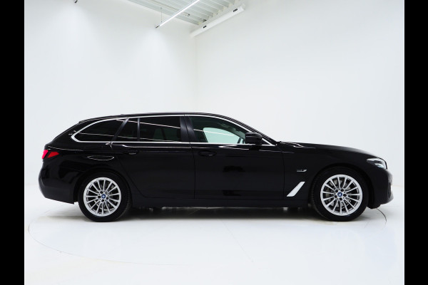 BMW 5 Serie Touring 530e xDrive | Leder | Trekhaak | HUD | Camera | Memory | Stoelkoeling | DAB | Carplay