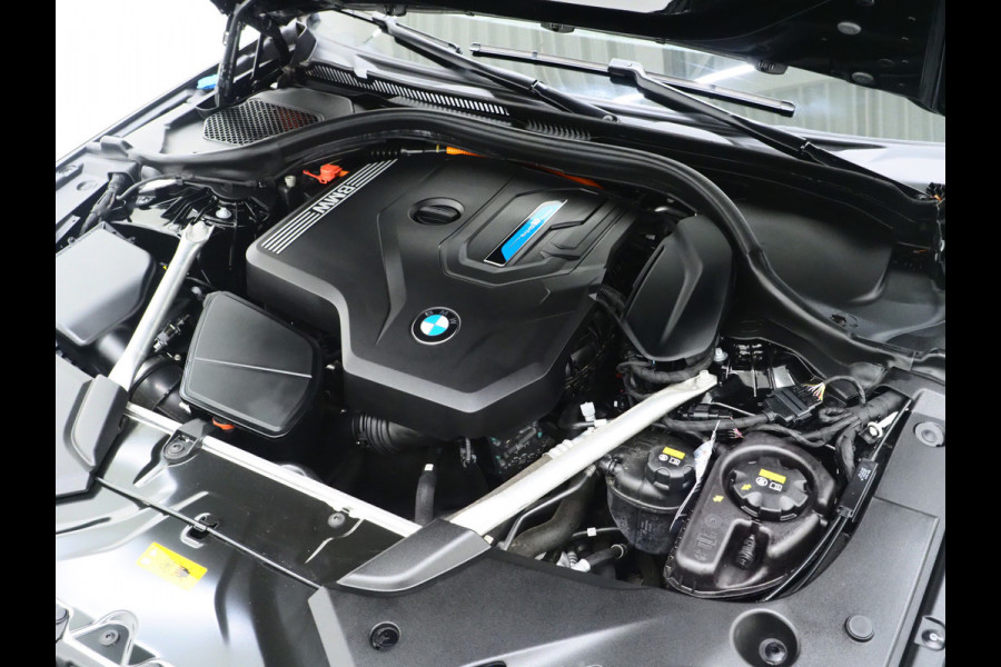 BMW 5 Serie Touring 530e xDrive | Leder | Trekhaak | HUD | Camera | Memory | Stoelkoeling | DAB | Carplay